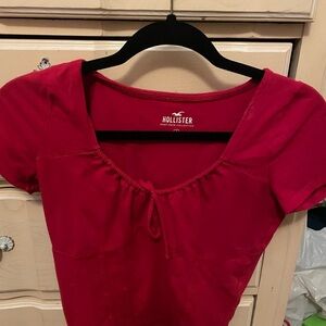 Hollister Women's Scarlet Short Sleeve Tee
